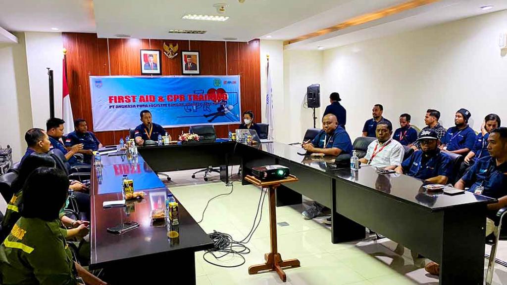 Pelatihan First Aid & CPR PT. Angkasa Pura Logistik oleh KKP Kelas II Kupang di Bandara El Tari Kupang