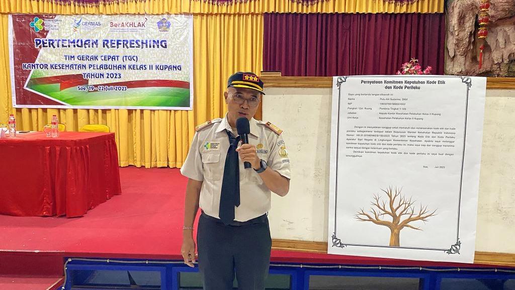 PENANDATANGANAN KODE ETIK DAN POHON KOMITMEN PADA KKP KUPANG