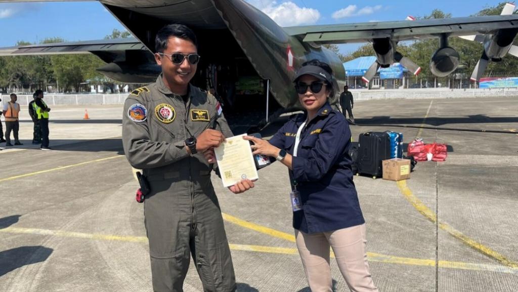 Pengawasan dan Pemeriksaan Pesawat F-16 dan Hercules di Bandara El Tari Kupang