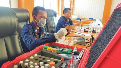 Pemeriksaan Borax, Formalin dan Rhodamin B pada sampel makanan tempat pengolahan pangan di Wilker Bandar Udara Eltari Kupang