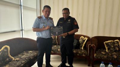 BKK Kelas I Kupang Menerima Penghargaan atas Partisipasi dalam Implementasi National Logistics Ecosystem (NLE)